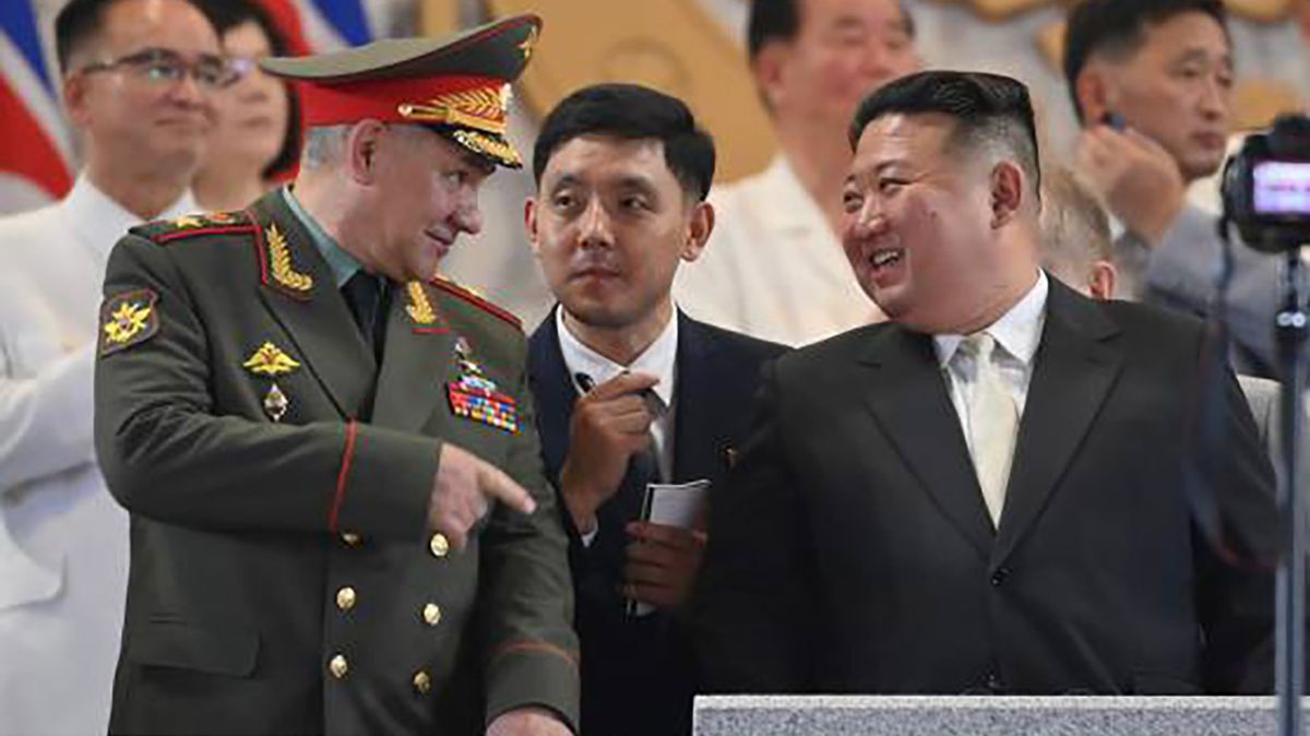 Fotky: Kim se pochlubil Rusům a Číňanům, jak porušuje i jejich nařízení